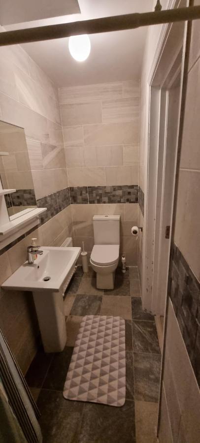 Spacious Curragh 2-Bed Apartment With Own Entrance Brownstown Exterior photo